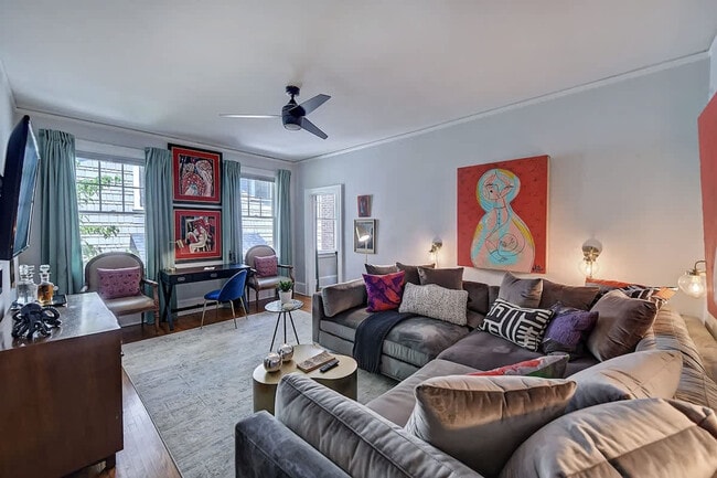 Building Photo - 518 Lamar Ave Unit FL2-ID1331016P