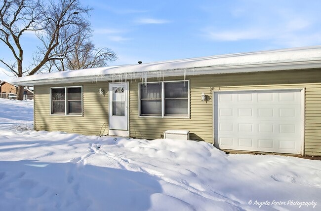 Photo - 831 Washington St