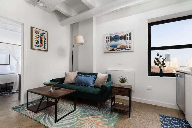 Building Photo - 1049 W Lawrence Ave Unit ID1060825P