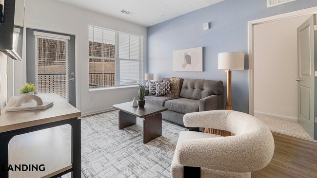 Building Photo - 2800 Milan Ct Unit 3224