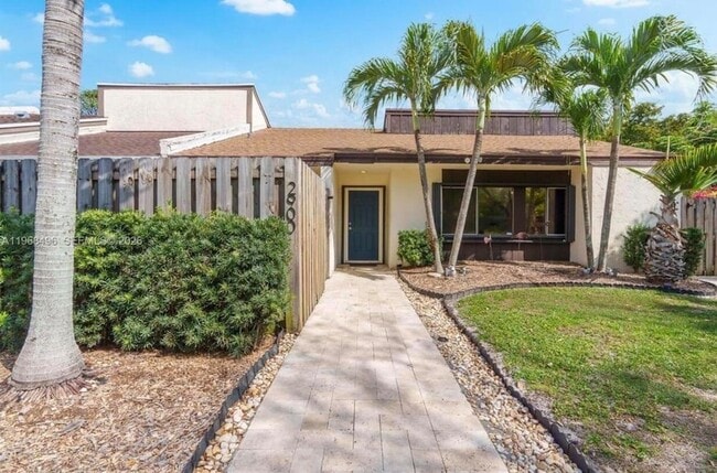Photo - 2900 NW 69th Ct