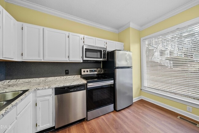 Photo - 6115 Highcastle Ct