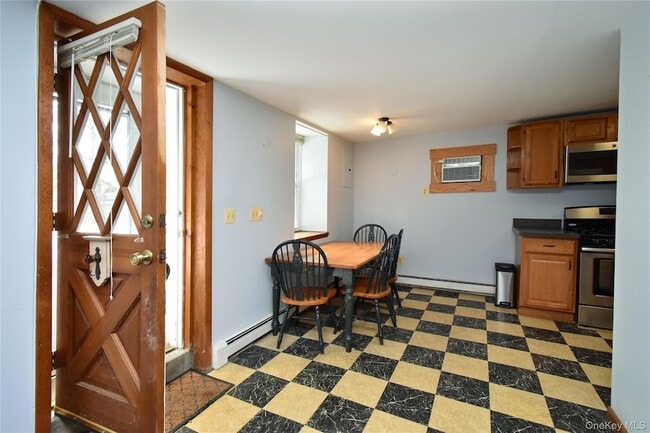 Photo - 504 NY-9D