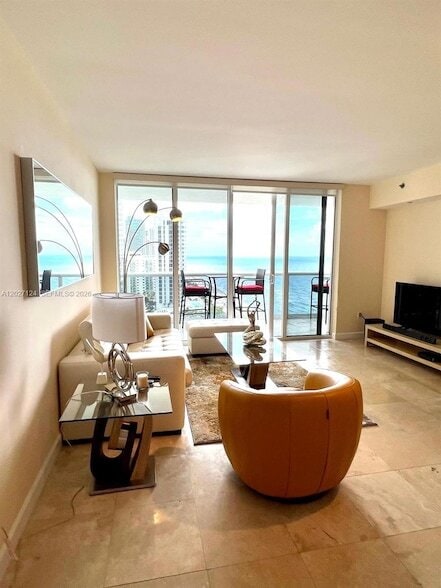 Building Photo - 1830 S Ocean Dr Unit 1812