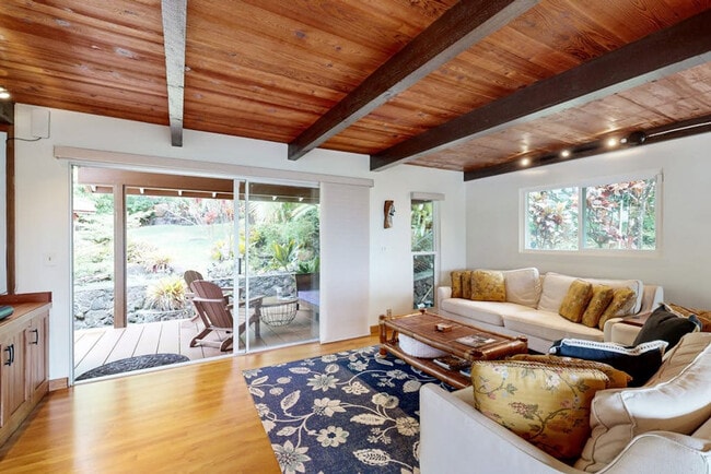Building Photo - 975 Uwao St Unit SI FL2-ID1608464P