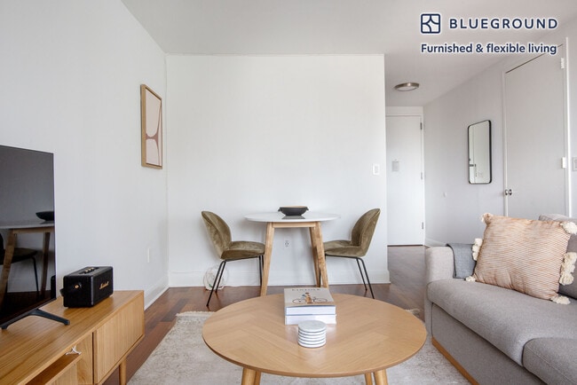 Photo - 290 3rd Ave Unit SI FL15-ID1189