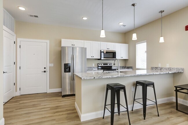 Photo - 305 W. Clark St