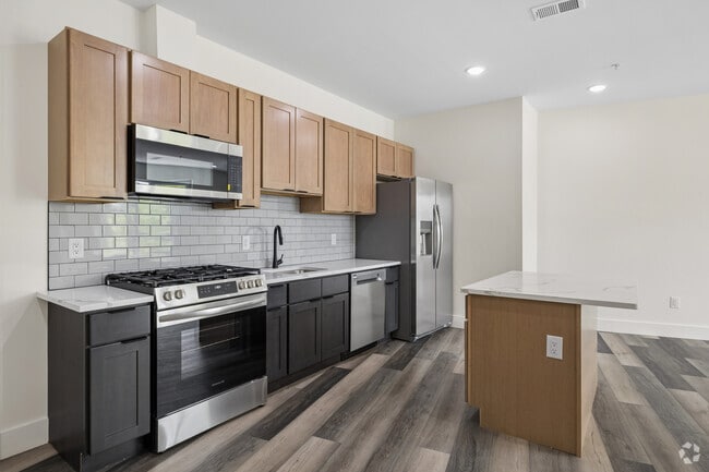 2BR, 1BA - 975SF - Kitchen - The Unity at S Orange Ave
