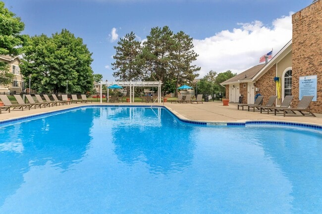 Building Photo - Chimney Hill