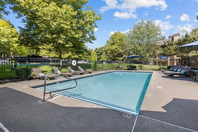 Building Photo - Align Apartments