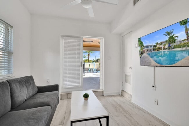 Photo - 901 N Federal Hwy Unit SI ID1504087P