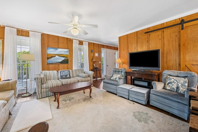 Photo - 256 Pioneer Loop Unit ID1253777P