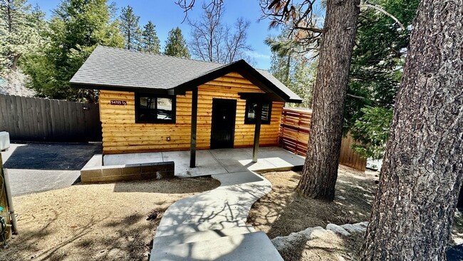 Building Photo - 54705 Pine Crest Ave