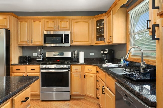 Photo - 255 Banbury Ave Unit ID1285054P