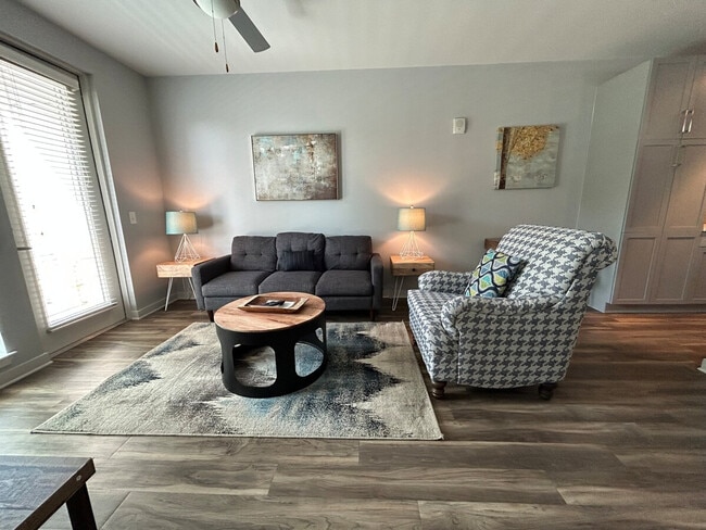 Building Photo - 6400 Blue Stone Rd Unit ID1320724P