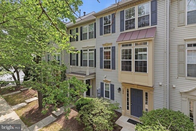 Building Photo - 986 Harrison Cir