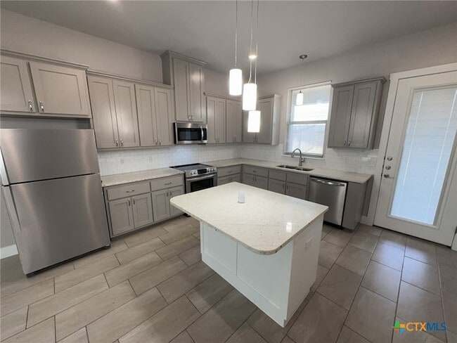 Photo - 5001 White Rose Dr