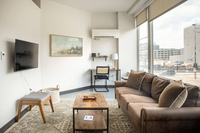 Photo - 333 W State St Unit ID1379055P