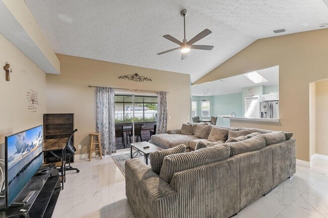 Photo - 1622 SW Realty St