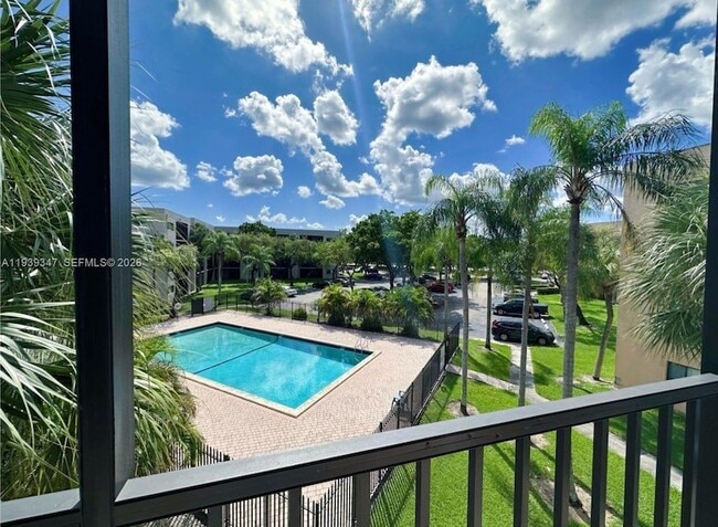 Building Photo - 8540 SW 133rd Avenue Rd Unit 312