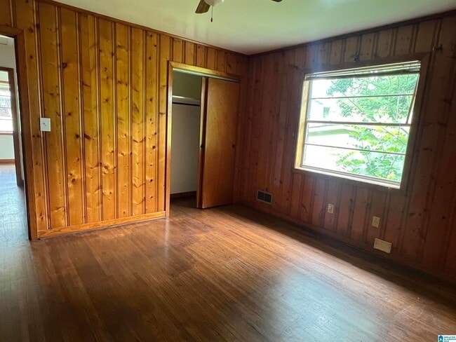 Photo - 512 Sunhill Rd NW