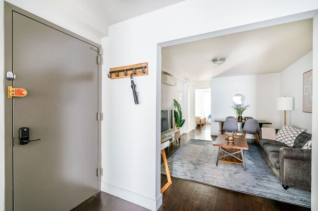 Photo - 359 W 39th St Unit ID1021984P