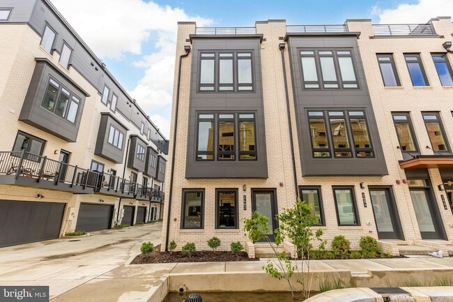 Building Photo - 39 Lower Service Ct NW