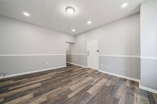 Building Photo - 309 14th St