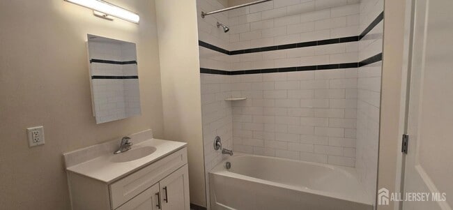 Photo - 211 Henderson Rd Unit 1302