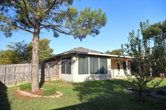 Photo - 2900 Bluffs Ct