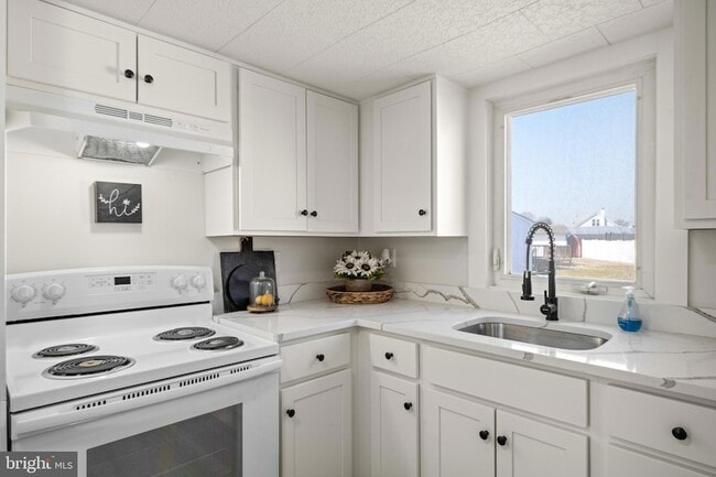 Photo - 75 S Washington Dr