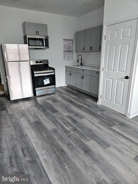 Photo - 521 N 64th St