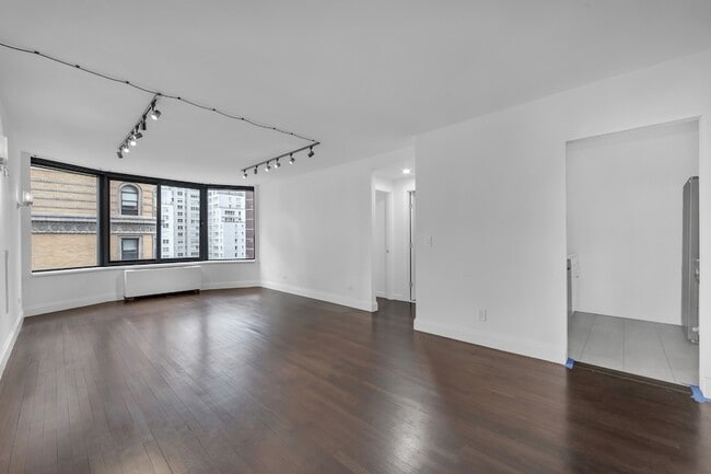 Photo - 155 W 70th St Unit 11C