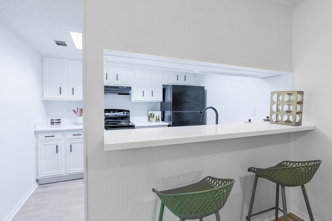 Photo - ReNew Towne Oaks