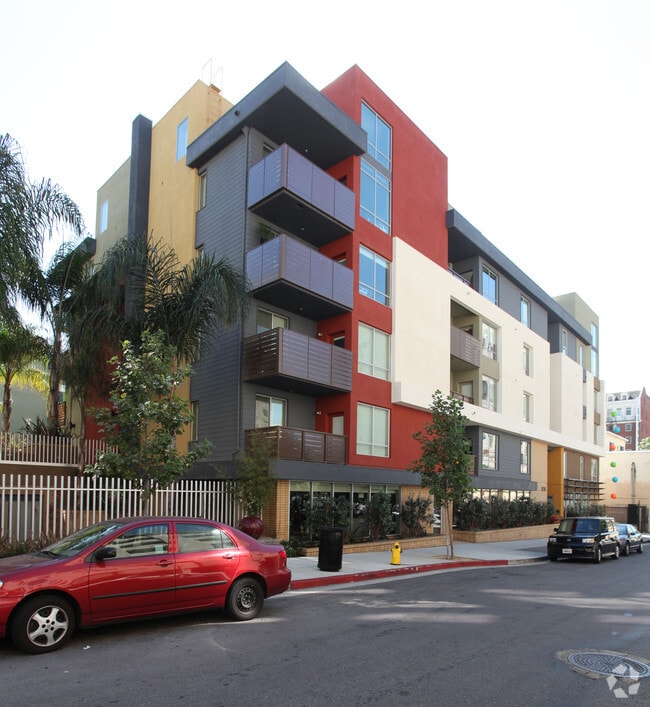 Building Photo - Fusion Encore Hollywood