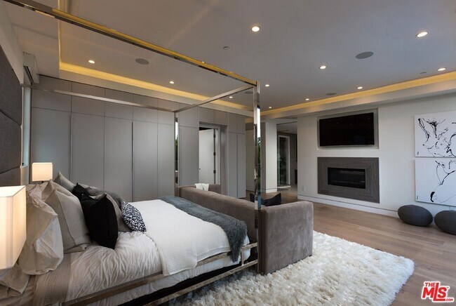 Photo - 726 N Martel Ave