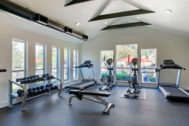 Photo - Valley Oaks Apartments