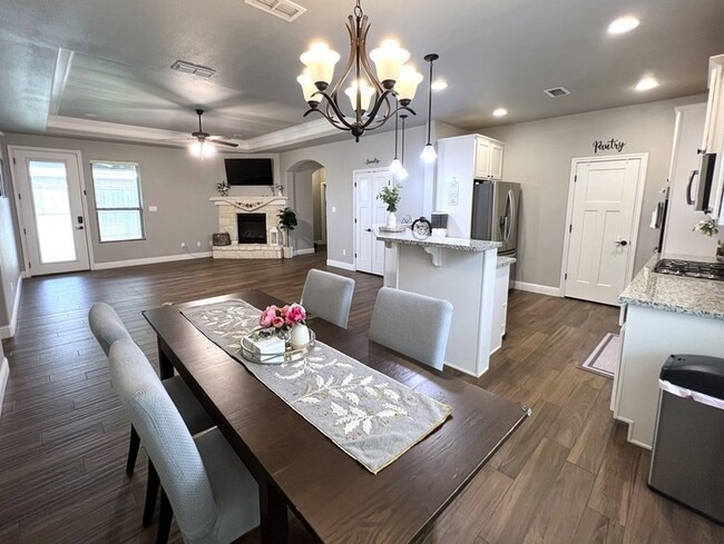 Photo - 14 Cornwall Dr