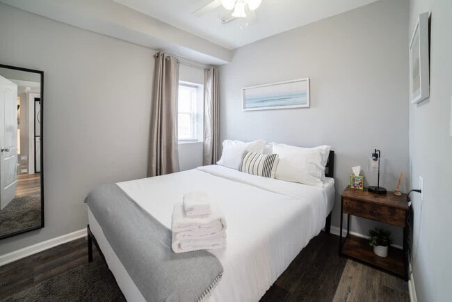 Photo - 2002 W Cermak Rd Unit ID1438532P