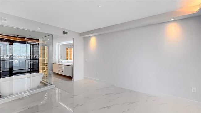 Photo - 700 NE 24th St Unit 3407