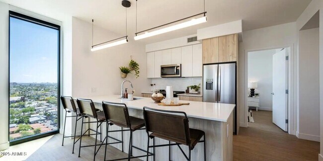 Photo - 817 N 6th St Unit B2