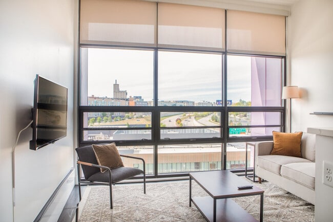 Building Photo - 550 W Juneau Ave Unit SI ID1379047P