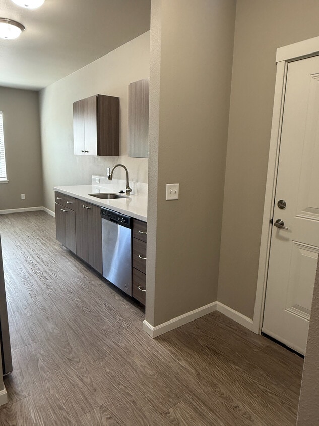 Entry Way/Kitchen - 2x2A