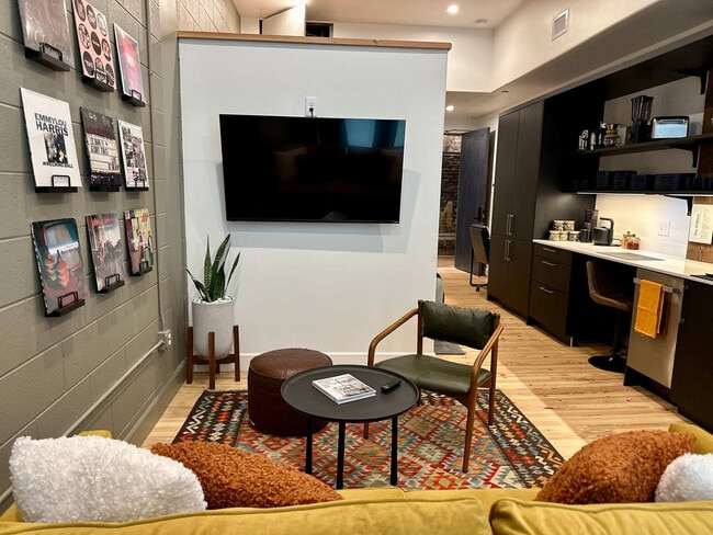 Building Photo - 1911 3rd Ave N Unit ID1352419P