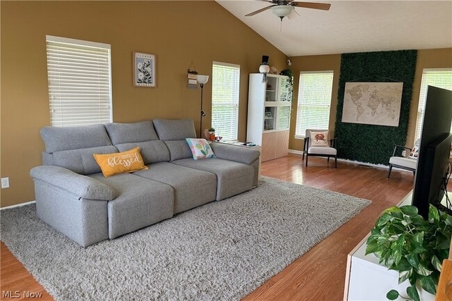 Photo - 167 Creekledge Ln