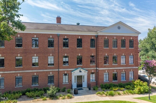 Building Photo - 817 Hillsborough St Unit 2a Gold