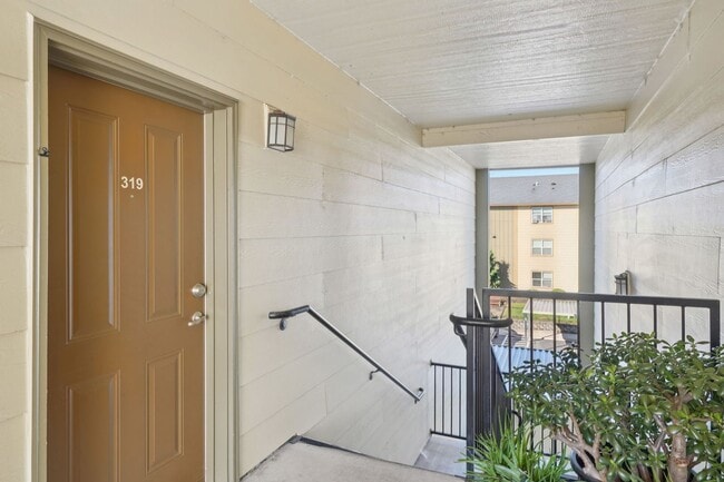 Photo - Aspen Grove Apartments