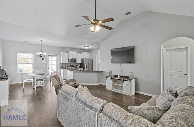 Photo - 56 Avondale Dr NE