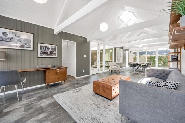 Building Photo - 4131 Phoenix St Unit ID1309731P