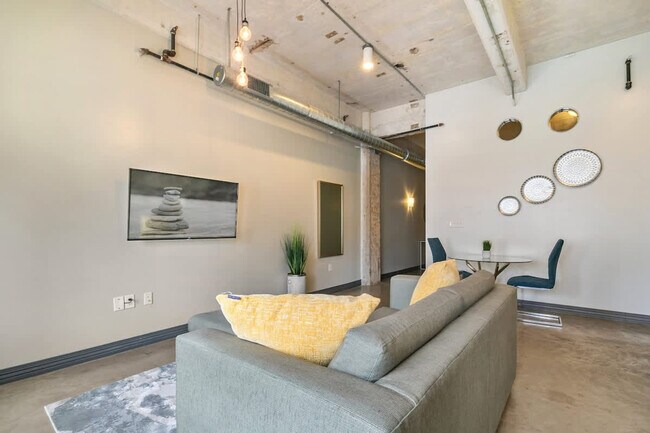 Photo - 500 S Ervay St Unit ID1297769P